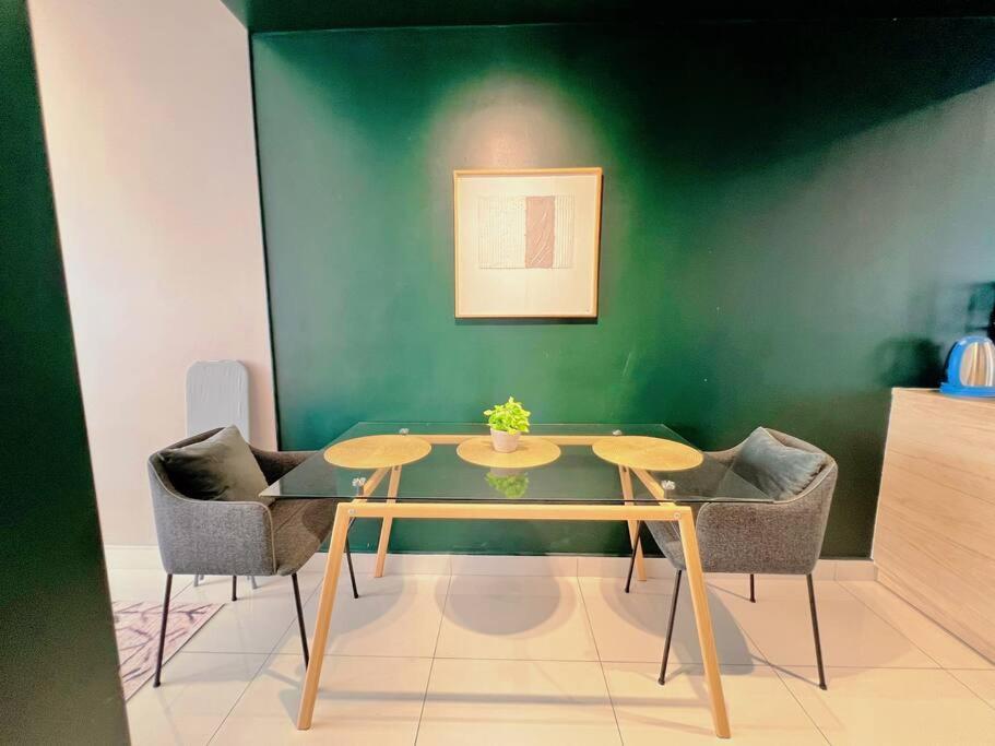 Studio Staycation D'Sara @ Linked Mrt, Near Thomson Hospital & Sungai Buloh Hospital Εξωτερικό φωτογραφία