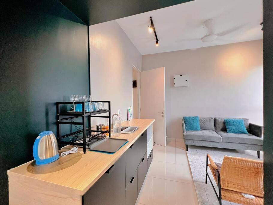 Studio Staycation D'Sara @ Linked Mrt, Near Thomson Hospital & Sungai Buloh Hospital Εξωτερικό φωτογραφία